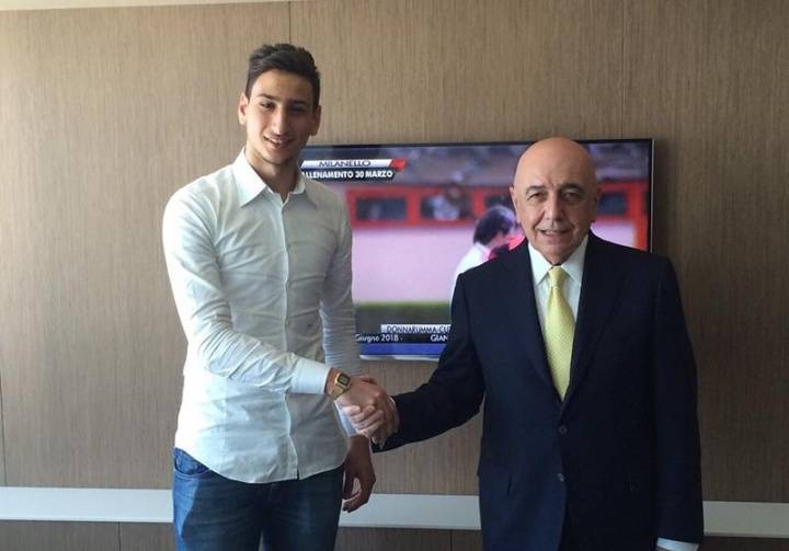 出道10年!2015年3月16岁多纳鲁马与米兰签订合同,10月意甲首秀