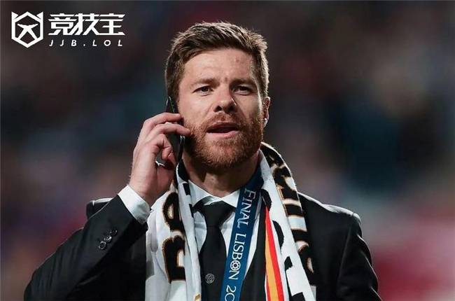 西甲:齐达内点拨阿隆索,皇马和药厂不一样